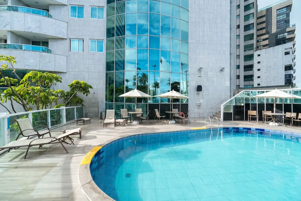 RAD2704 Fine oceanfront flat Boa Viagem