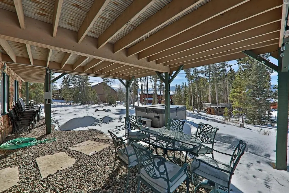 461 Balsh 5 Bedrooms 4.5 Bathrooms Home