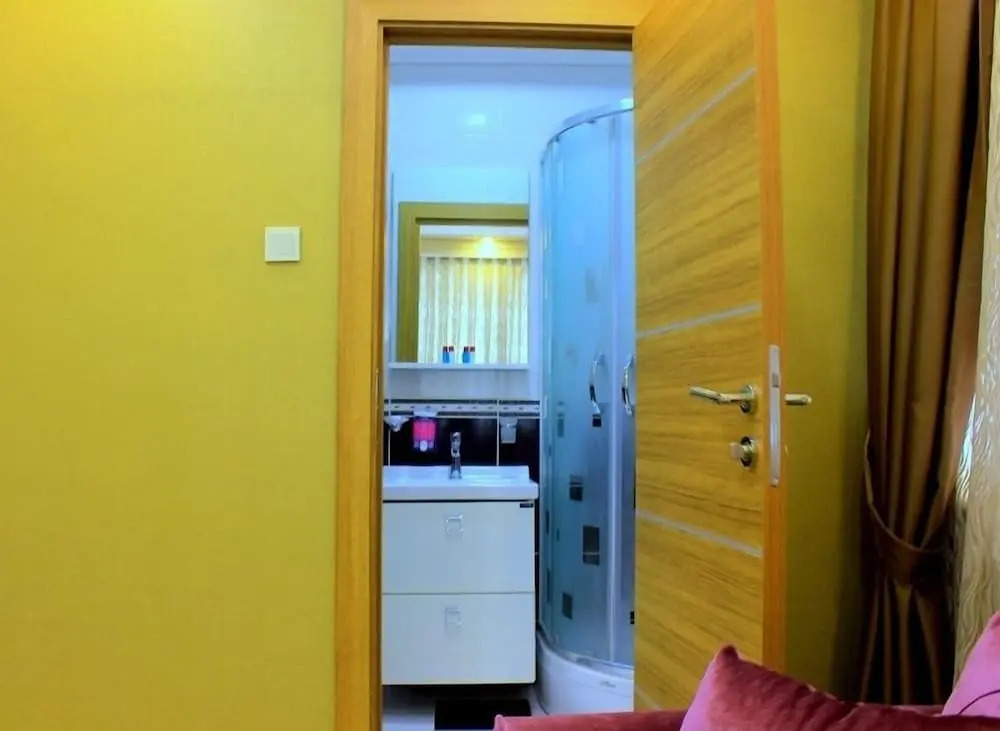Hotelium 1