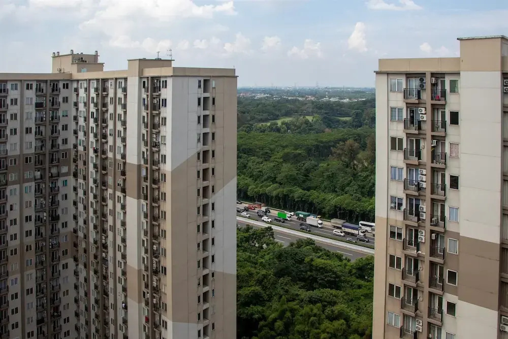 Comfort 2BR at 28th Floor Podomoro Golf View Apartment