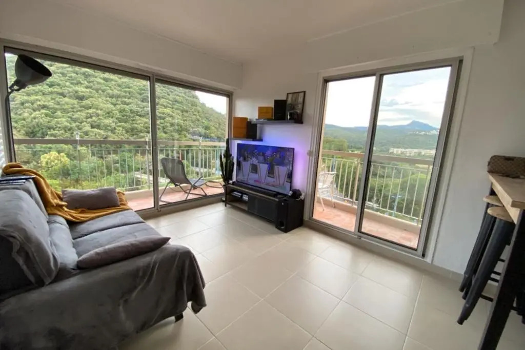 Beautiful apartment with private pool and balcony!