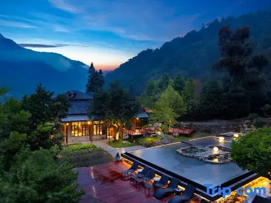 Hailuogou Tongtang·Secret Garden Holiday Villa·Snow Mountain Holiday Villa