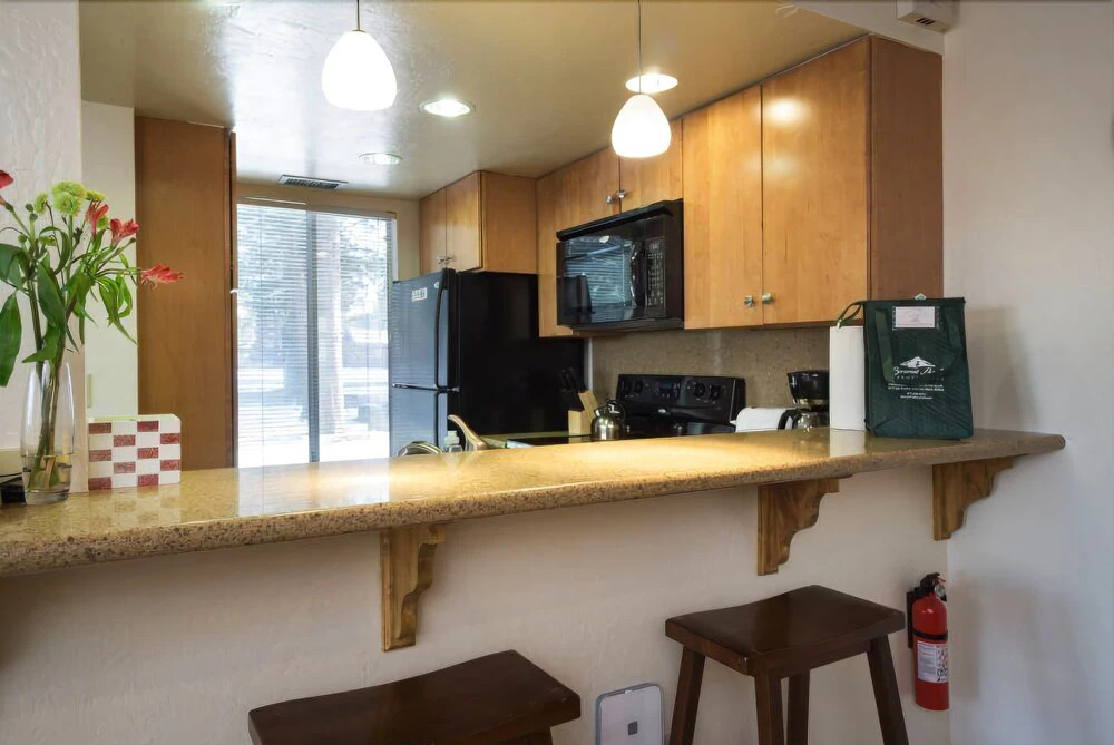 The Ala Wai Hideout 2 Bedrooms 1.5 Bathroom Condo