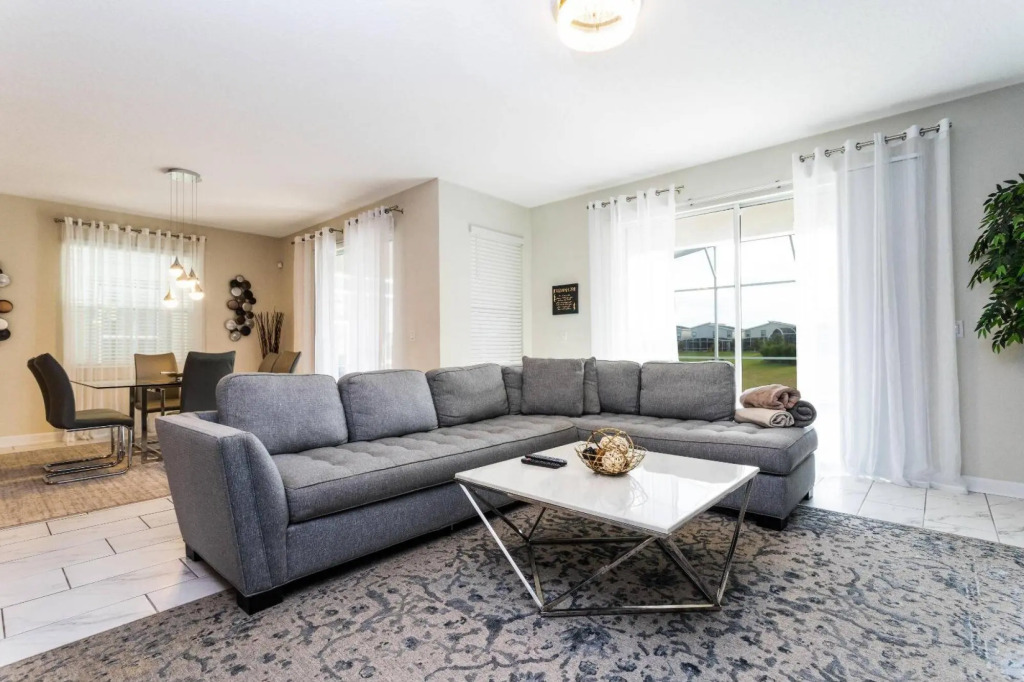 Wonderful 6bd 5bat w Golf Course Championsgate