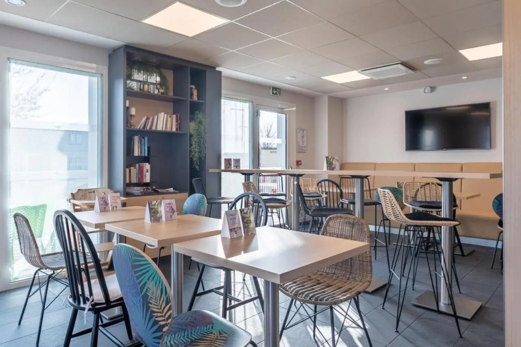 B&B HOTEL CHARTRES Oceane