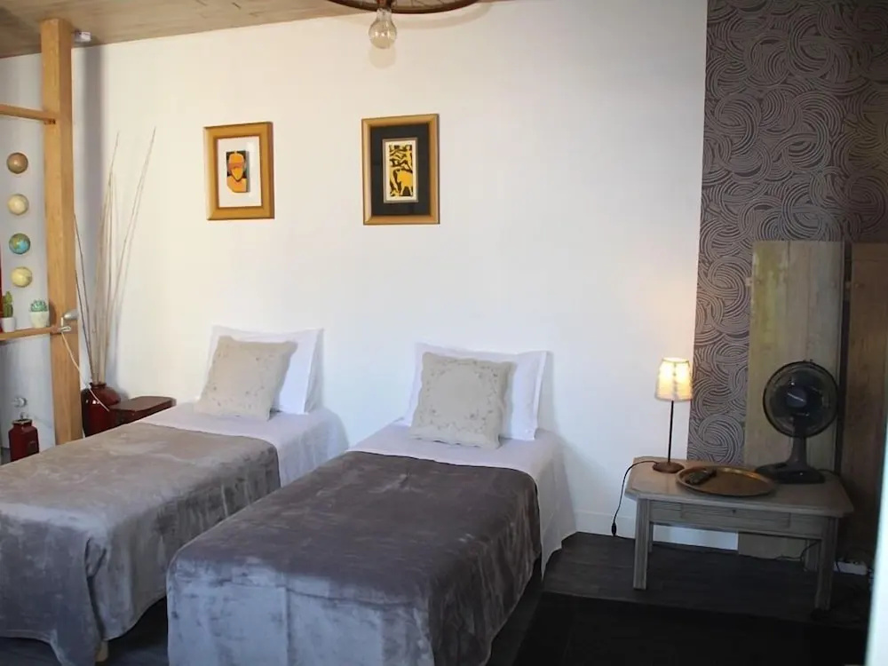 Une Chambre en Ville