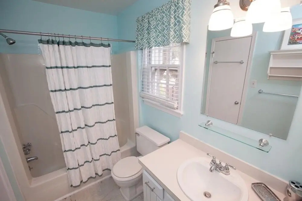 117 55.5 Street Home 2 Bedrooms 2 Bathrooms Home