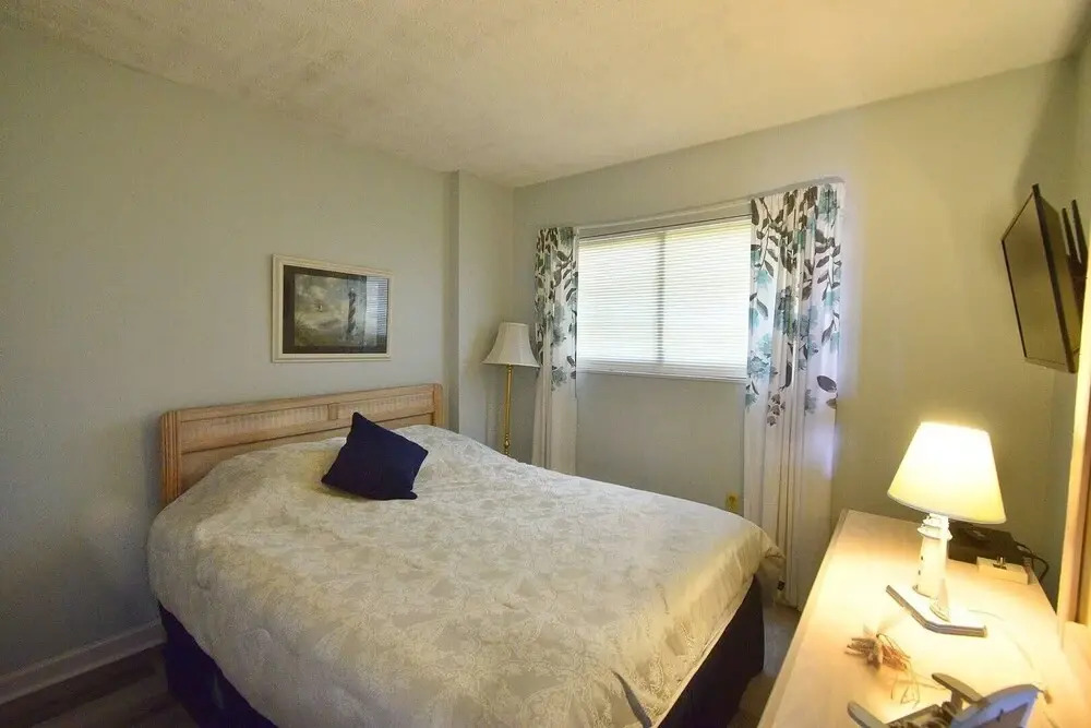 Shoreham Towers I 6c 3 Bedroom Condo by RedAwning, North Myrtle Beach