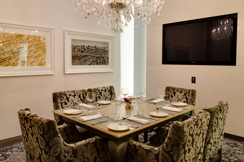African Pride Melrose Arch, Autograph Collection