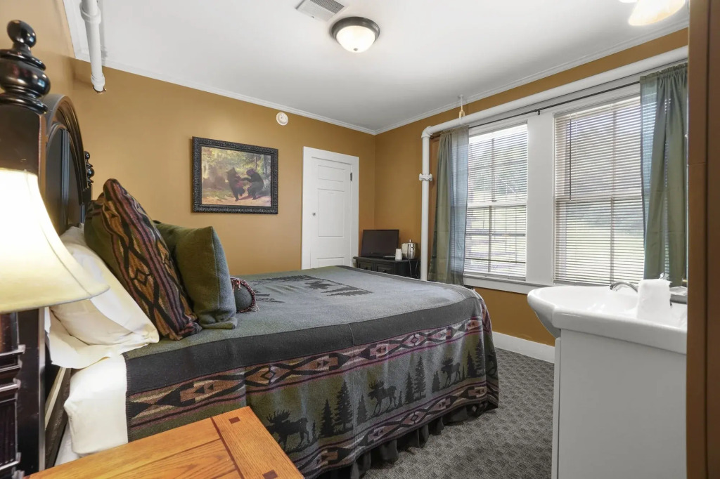Inn at Whitneys Farm
