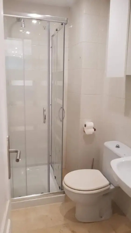 Apartmentsleeps4-pool-bbq-garden-ac
