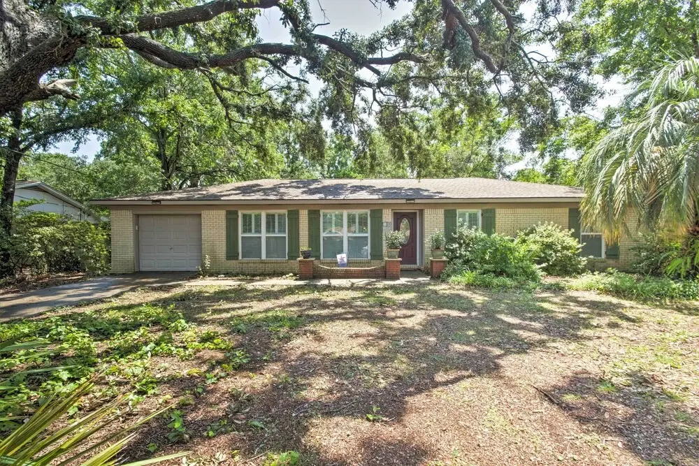 Quiet Retreat w/ Fire Pit ~ 4 Miles to Pensacola!