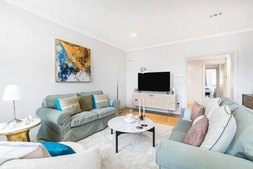 Knightsbridge Home Views Over Hyde Park
