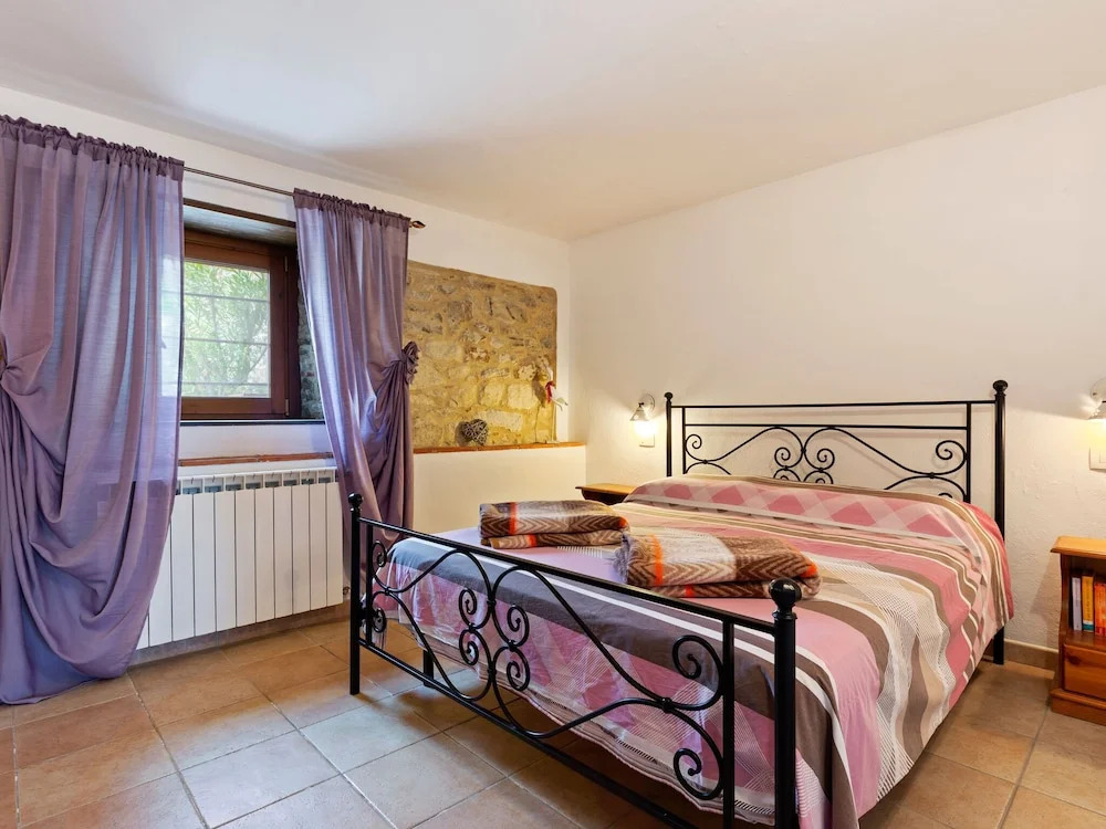 Beautiful Holiday Home in Chianti With Swimming Pool