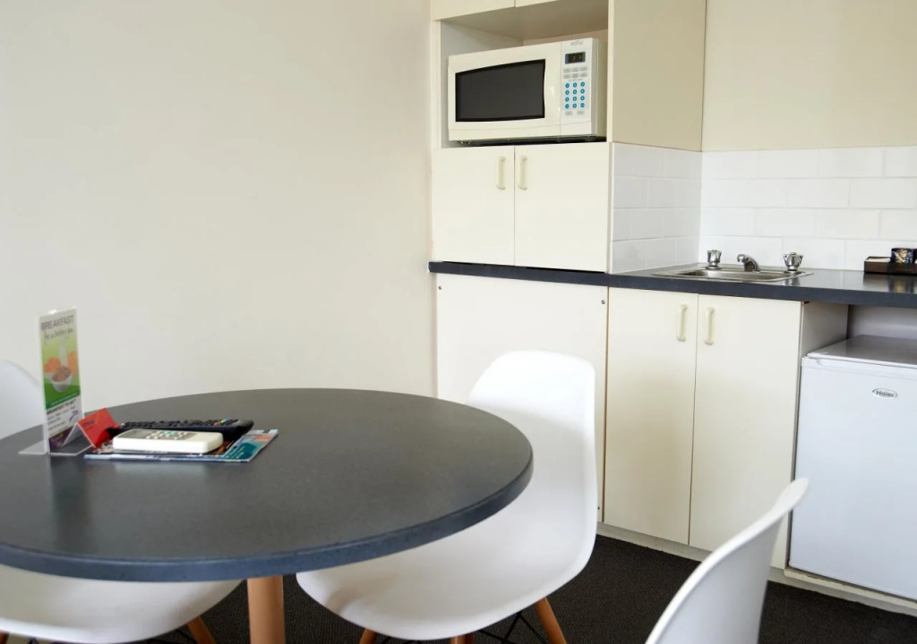 City Edge East Melbourne Apartment Hotel