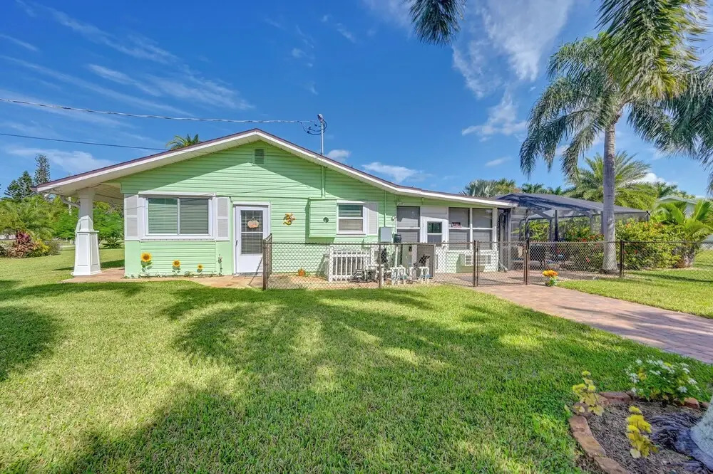 Sunny Bonita Springs Apt w/ Pool, Hot Tub + Lanai