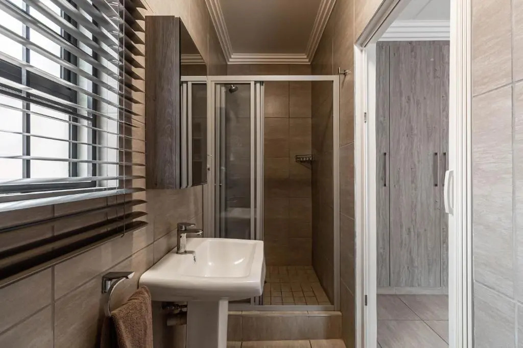 Camelot Guest House & Apartments