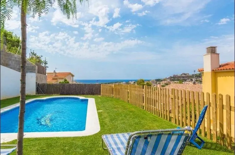 New Villa Costa dorada