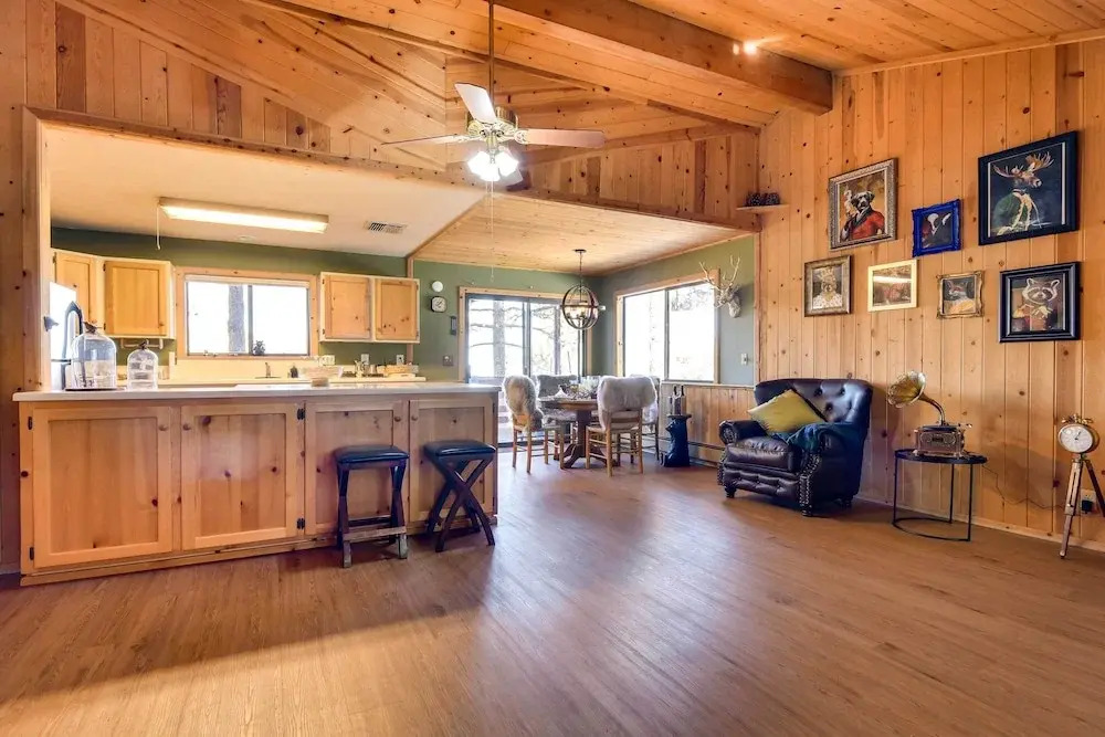 Rustic Pine Mtn Club Cabin w/ Beautiful View!