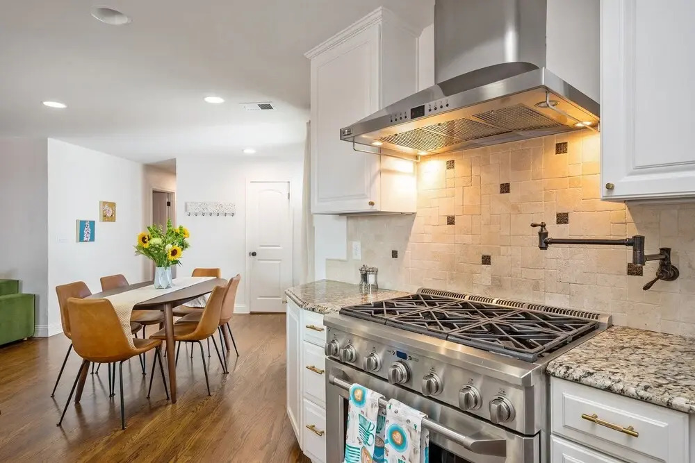 W/ Hot Tub & Detached Office, Modern 3br In Napa! 3 Bedroom Home by RedAwning
