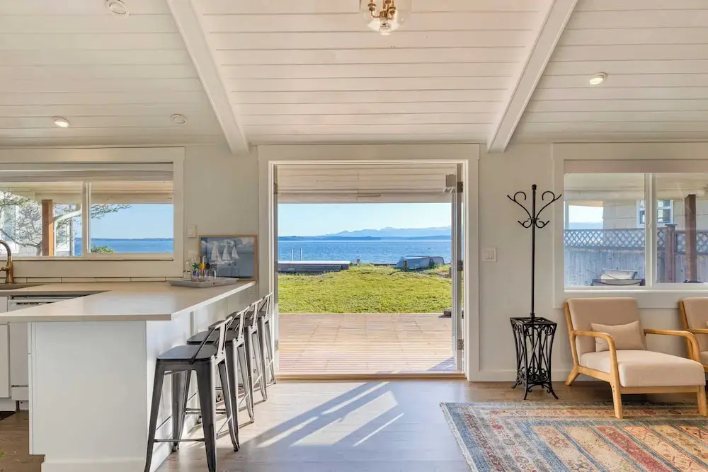 Cozy Whidbey Island Stay Steps to the Beach Fireplace, Bbq, Near Trails