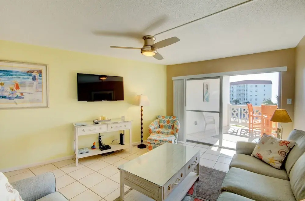 144 El Matador 1 Bedroom Condo by RedAwning