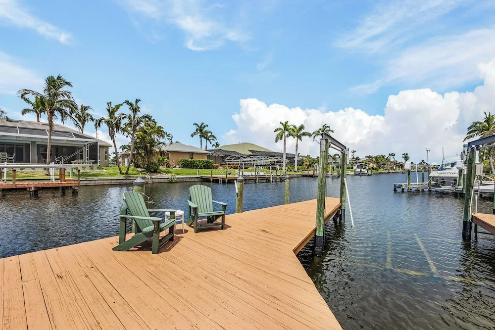 Canalfront Oasis: Cape Coral Home w/ Pool & Spa