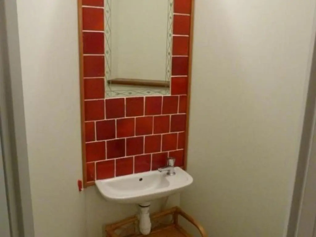 Maison confortable avec cour, proche du Château de La Bussière, idéale pour explorations. - FR-1-590-161