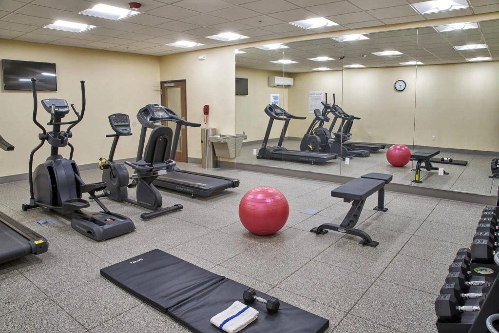Holiday Inn Express & Suites Tulsa NE - Claremore by IHG