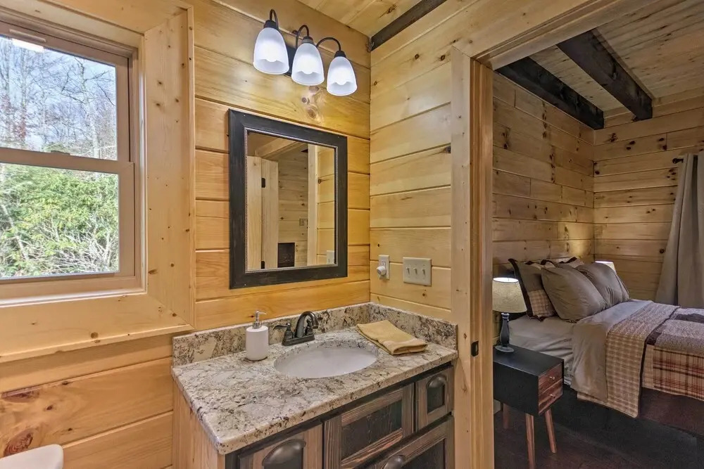 Hilltop Cabin on 5 Acres w/ Hot Tub & Waterfall!