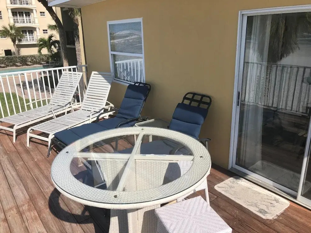 Misty Isles Redington Beachfront Suites 1 and 2