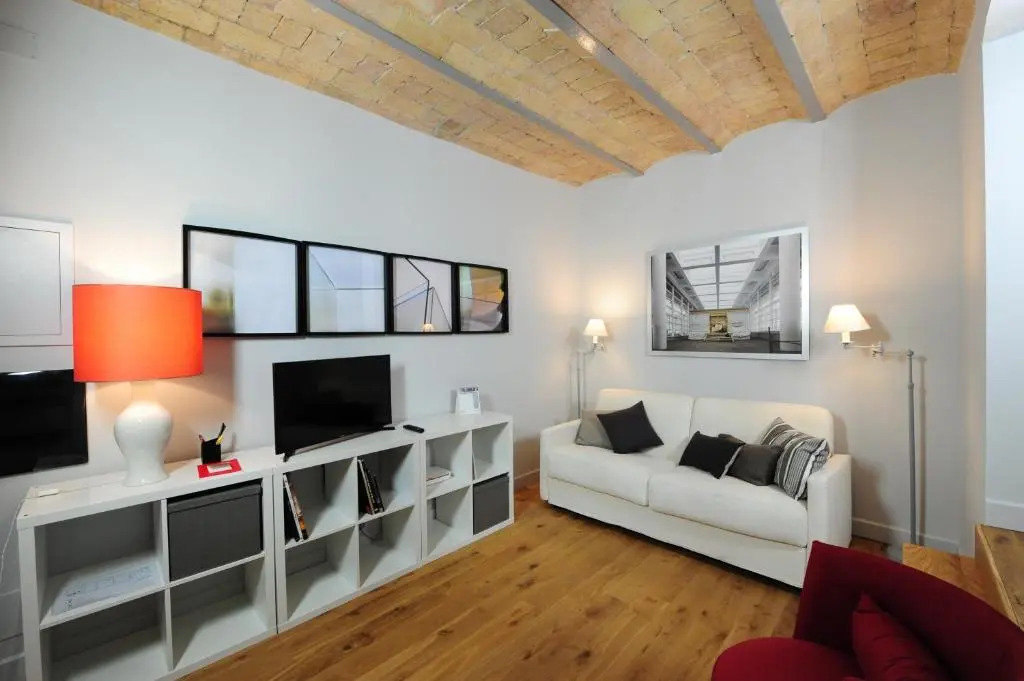 Fotofever Apt, two bedrooms with air conditioned in elegant shopping area, close to Vatican City