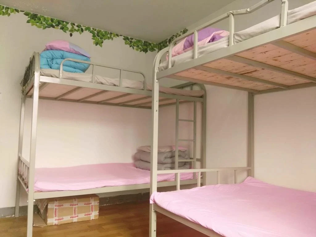 SevenColor Space Hostel