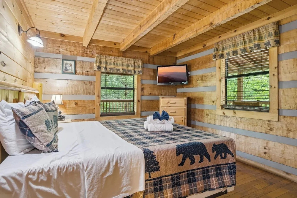 Black Bear Hideaway 2 Bedroom Home