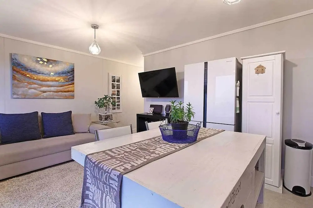 Waters Edge 219