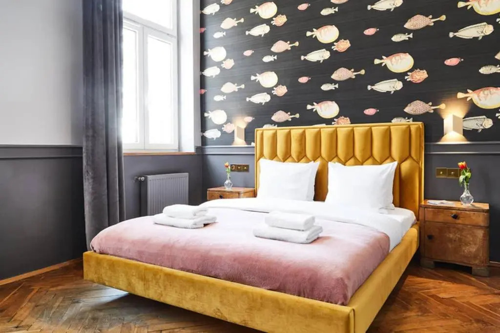 HOUSEHOST Apartment III: Podbrzezie Street