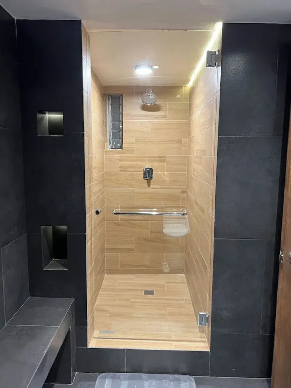 Posh Polanco Apts with Tv and Desk