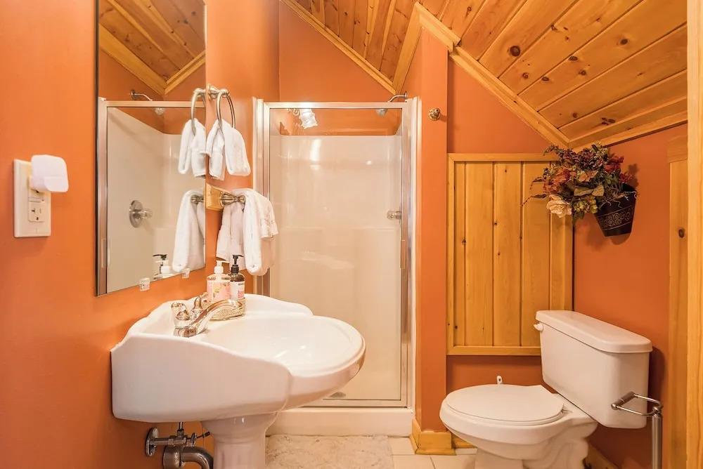 Grand Chestnut Lodge