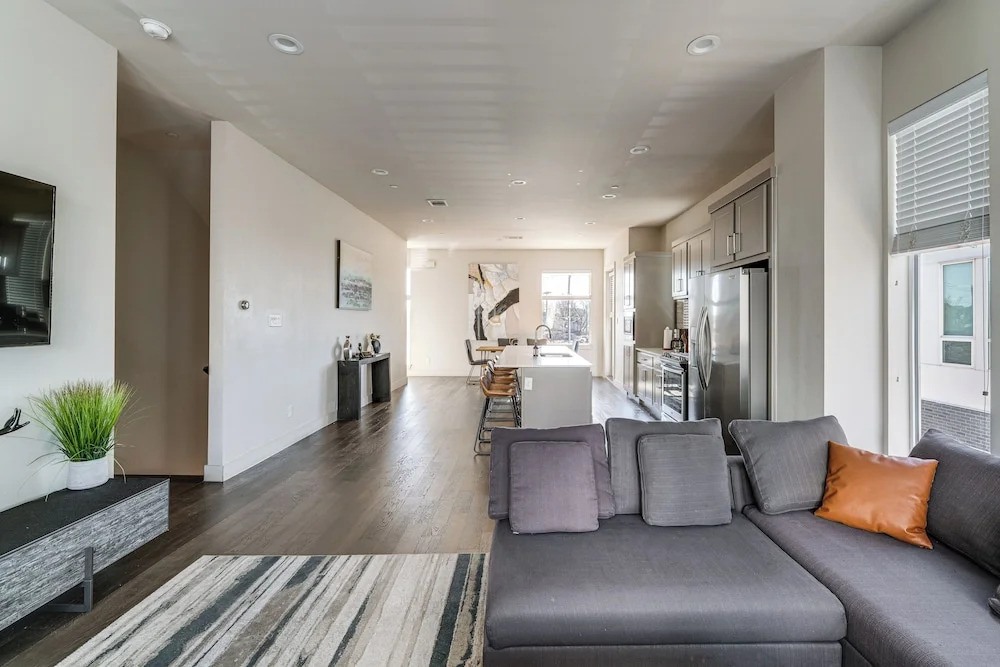 Work & Play! Gem w/ Fire Pit, 3 Mi to Dtwn Dallas