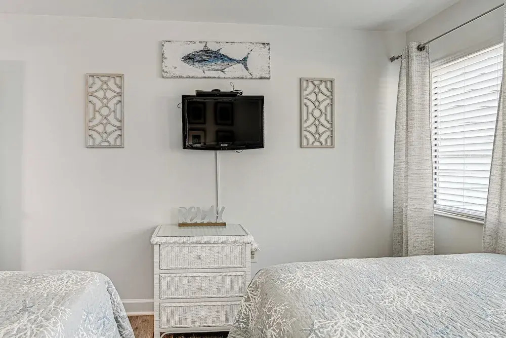 Beach & Pool Access: Resort-style Myrtle Beach Gem