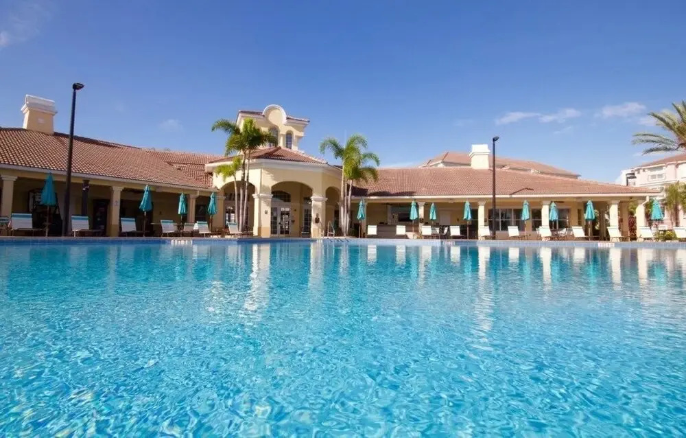 3 Bed Penthouse Near Convention Center! 3 Bedroom Condo by RedAwning