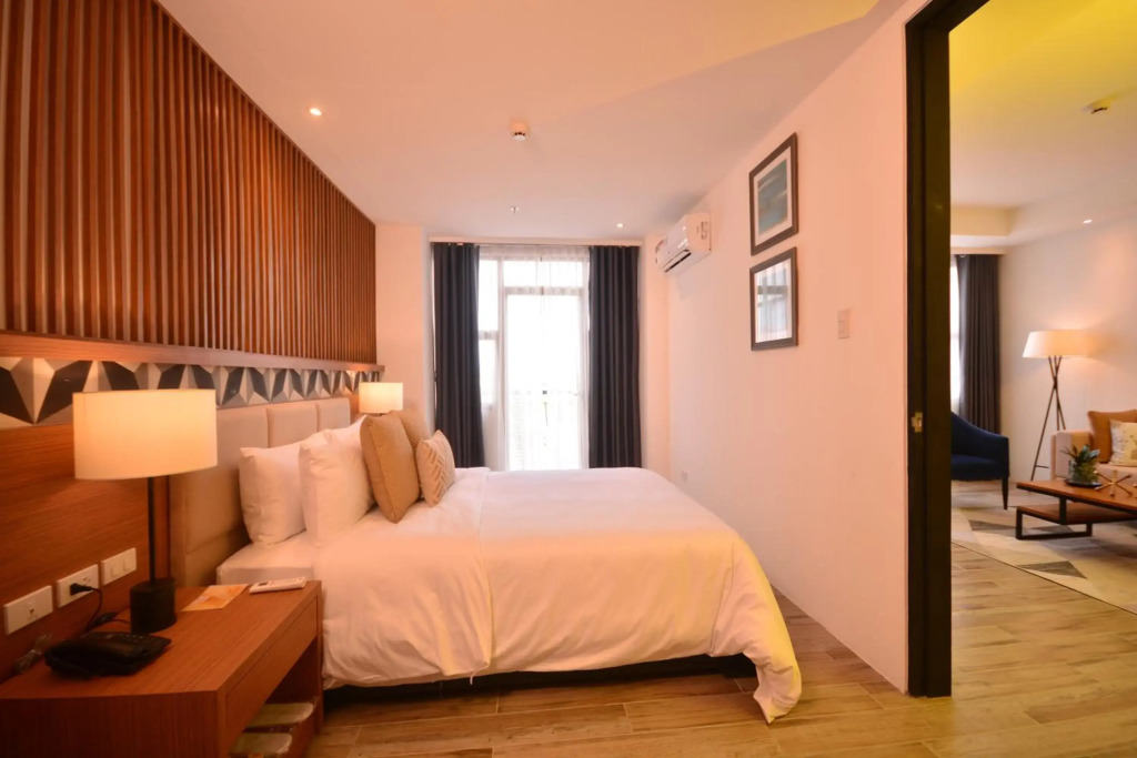 Crown Hotel at Harbour Springs Palawan Managed by Enderun Hotels
