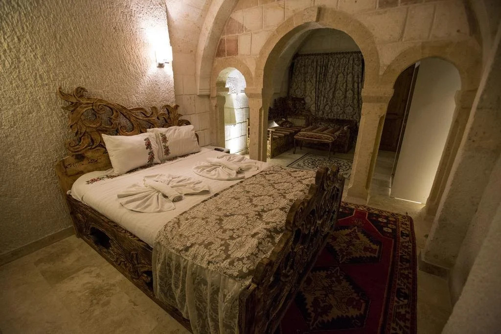 Spelunca Cave Hotel