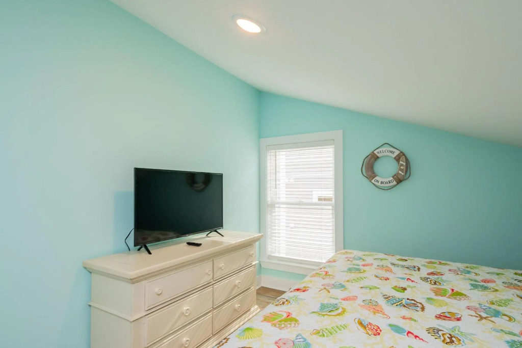 Southern Seabreeze by Oak Island Accommodations