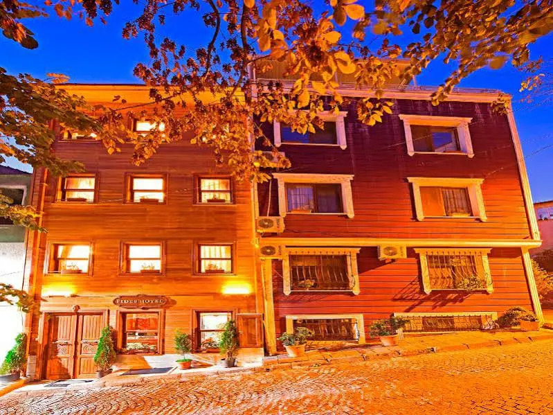 Fides Apartments