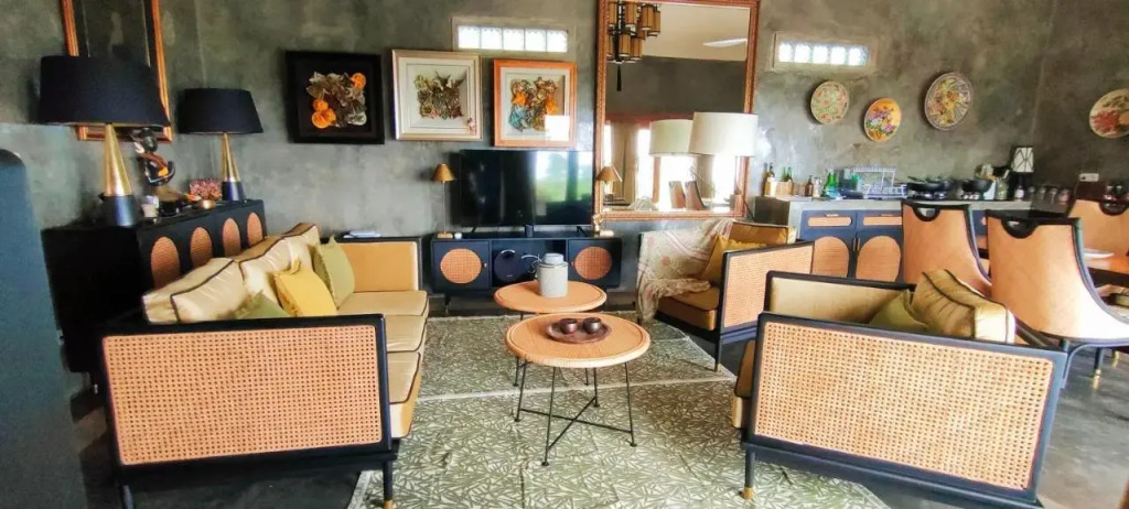 H616 Vintage Elegance with sea view