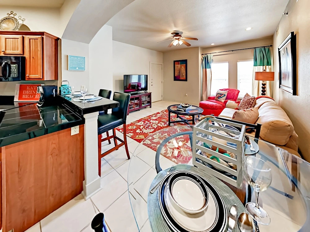 20050 Oak Road E Condo Unit 1003 3 Bedrooms 2 Bathrooms Condo