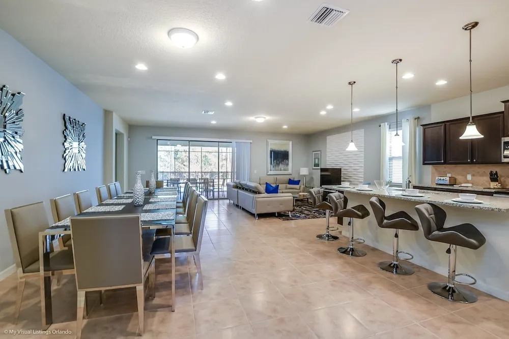 Gorgeous 8br/5ba Windsor at Westside Resort Pool Villa Mins to Disney 1662la