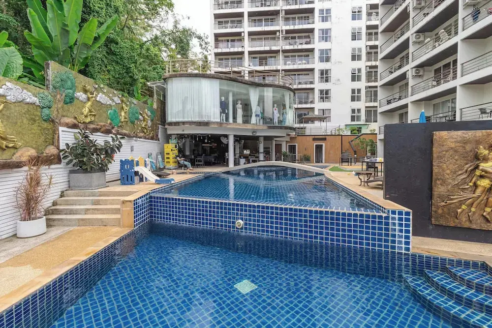 1BR Bathtub Near Beach Prime Spot C229