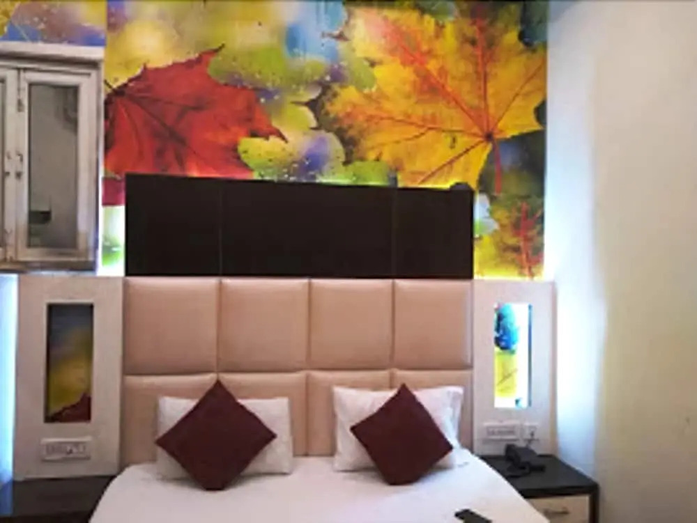 Hotel Golden Wings 2 mnts New Delhi railway station